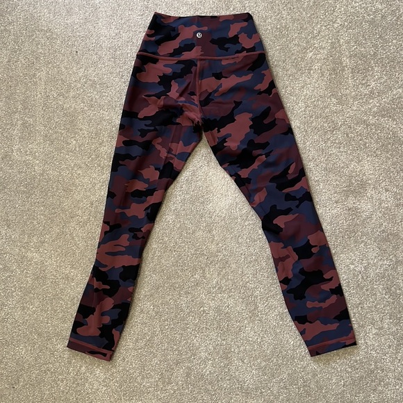 Lululemon athletica - Picture 3 of 5